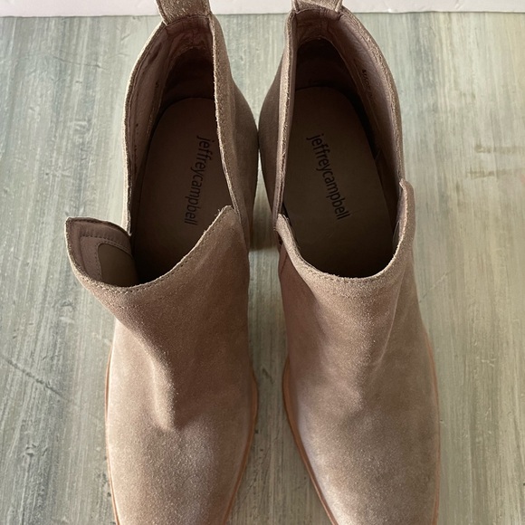 Jeffrey Campbell Rosee Heeled Ankle Bootie Women’s size 9 in Beige Suede - Picture 2 of 8